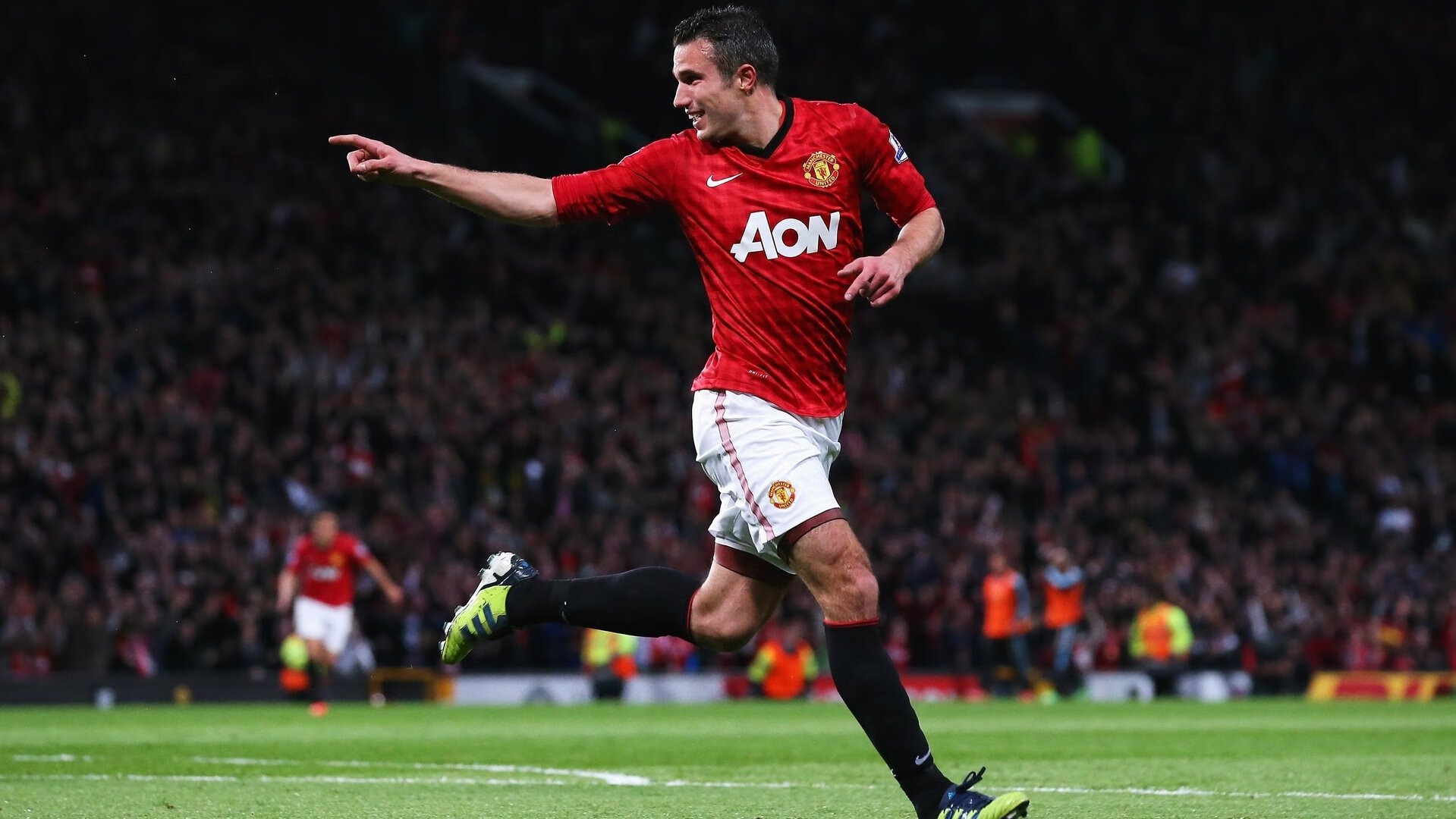 “极速追逐:瞬间超车让全场沸腾”,极速追赶