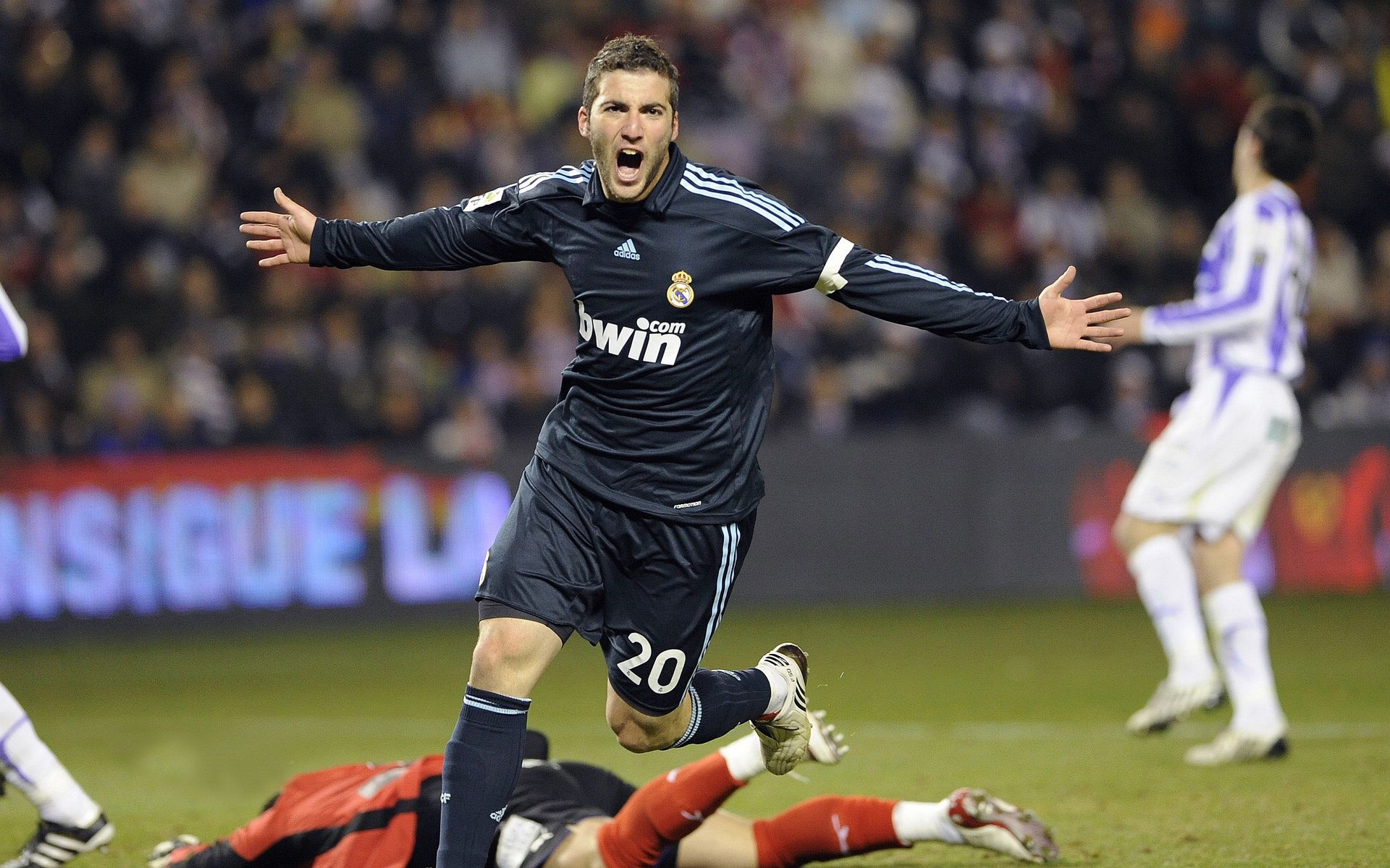 德甲引领绿色足球运动理念，推动可持续发展，德甲绿色球衣